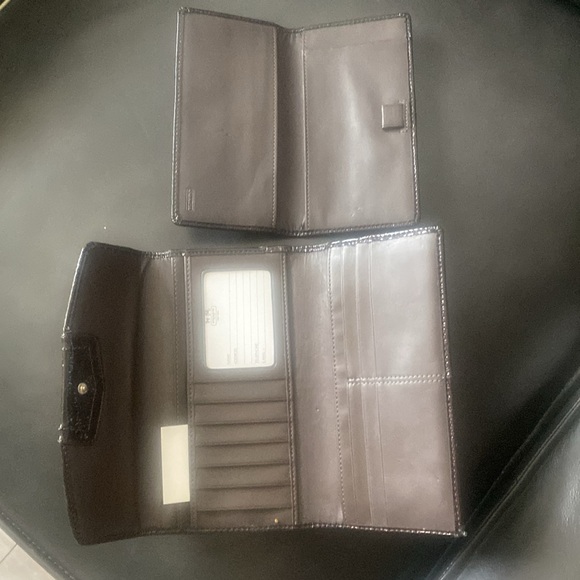 Coach ladies wallet with credit card holders and Check insert - Picture 6 of 6